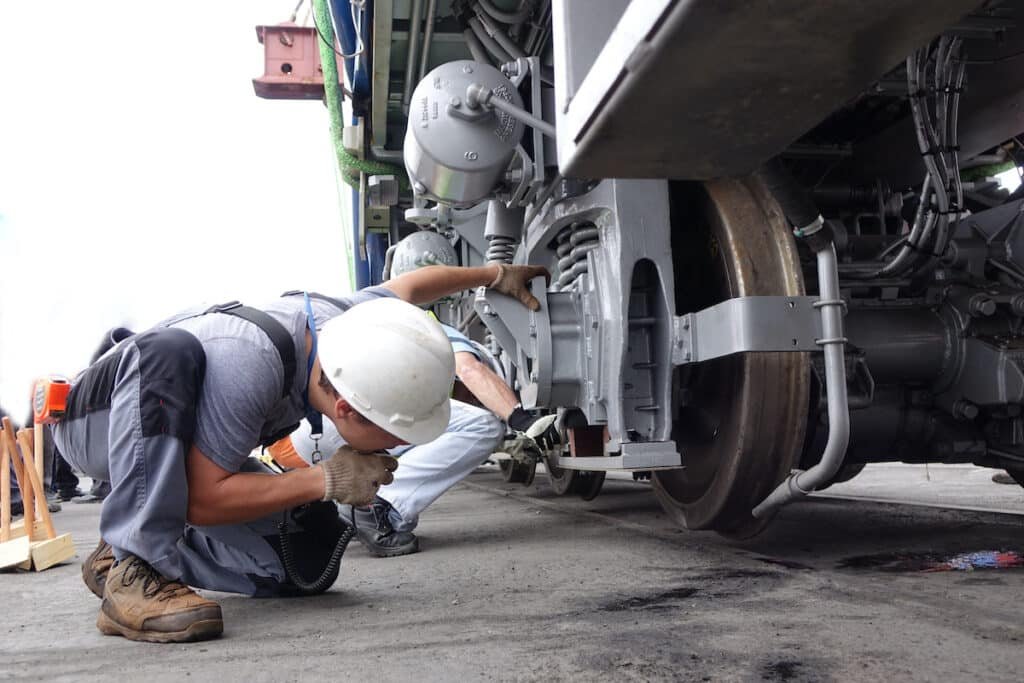 https://www.rescar.commidwest: RAILCAR MAINTENANCE & REPAIR